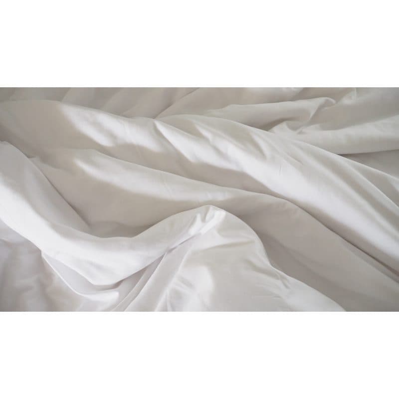 Jogo de cama a bordar com iniciais do casal